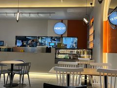 大堂-HELLO 27 意面·沙拉·帕尼尼