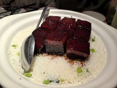 红烧肉焖饭-新白鹿餐厅(松江开元地中海店)
