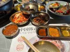 -草家酱蟹炭火烤肉店(珲春南路一店)