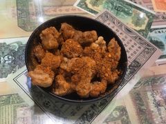 Fried crispy pork belly-David’s Master Pot 大味麻辣烫