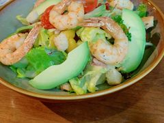 柠檬汁拌扒鲜虾牛油果沙拉-G+KITCHEN(龙湖狮山天街店)