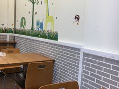 -全家便利店(洛川东路店)