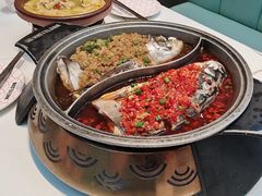-阿瓦山寨·湘菜现炒·剁椒鱼头王(咸阳总店)