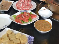 -楼外楼大刀肉传统火锅居(幸福街店)