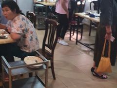 大堂-华哥新鲜猪精品美食