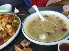 -撒拉人家.酸菜牦牛肉火锅