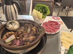 -胡须佬鸡煲四季火锅店(石厦西村直营店)