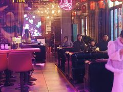 -喜鹊音乐酒馆(西街店)