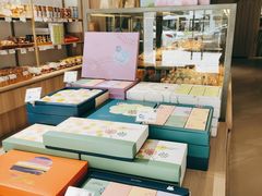 -顶东面包花园·生日蛋糕(世博店)