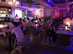 -樱花里音乐餐吧·牛扒椰子鸡(东圃店)