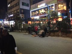 -喜儿家铁网烤章鱼(弘大店)