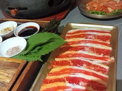 -围炉肉舍•炭烤活鳗•丹东海鲜烤肉(步行街店)