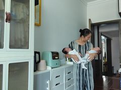 -鲸鱼妈妈月嫂/育婴师定制