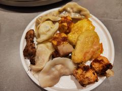 -黑金·寻焰自助百汇·烤肉·火锅(中街店)