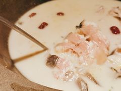 -咕嘟草帽鱼·牛奶一样的鲜鱼汤(天鹅湖万达广场店)