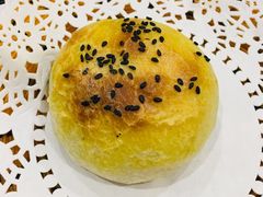 酥皮烤包子-董小西的凉皮和椒麻鸡(三元桥店)