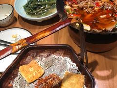 -帅巴人舅母子腊蹄民俗村