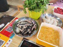 -杨老板·海鲜集市火锅·鲜切牛肉(中防万宝店)