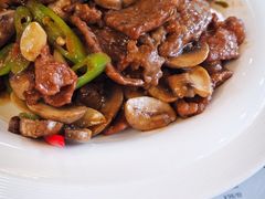 口蘑爆辣牛肉-汗腾格里·风味餐厅(新疆驻京办店)