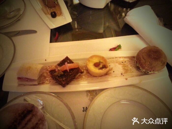 和平饭店茉·莉酒廊 Jasmine Lounge咸点图片