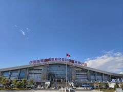-霍尔果斯国门景区