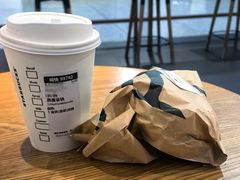 -星巴克(上海虹桥站2A检票口)