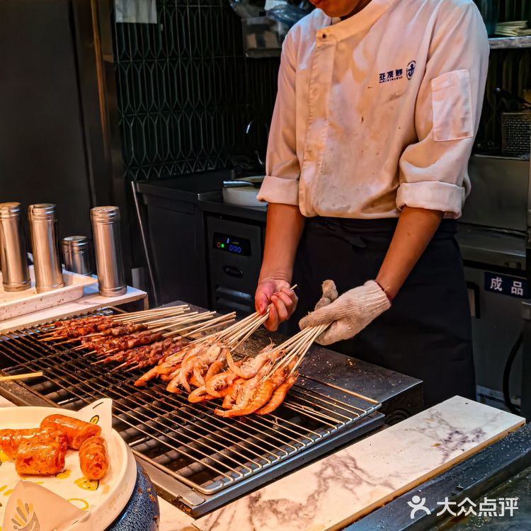 亚顶鲜真有你的!从进门开始嘴没停过……🥲🥲