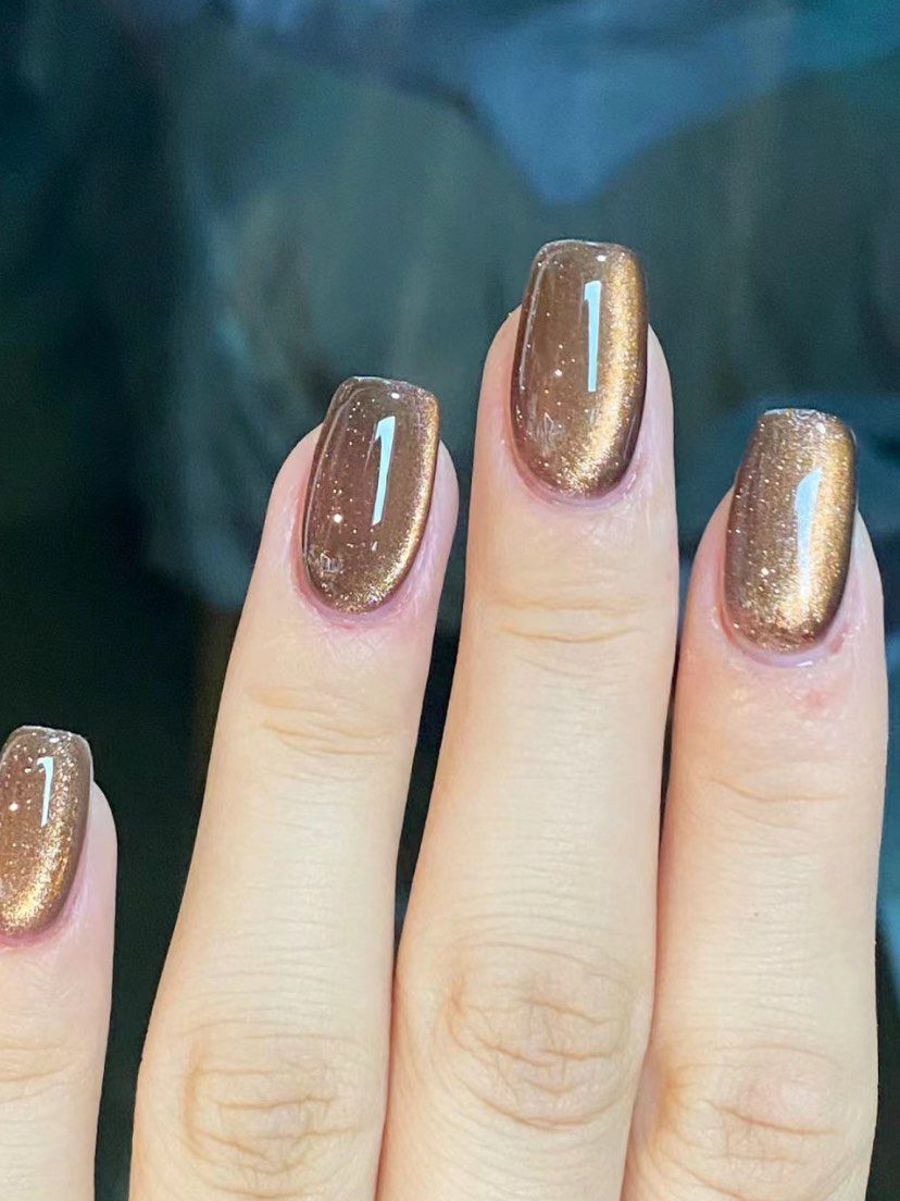 咖色猫眼美甲 像灯泡一样亮💡