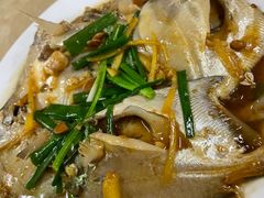 -黄记四更烤乳猪店