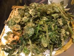 炸花椒芽-姥家大锅台水库渔家