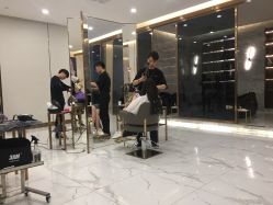 大厅-3AM HAIR SALON烫发染发接发
