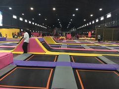 -嘿哟动霸CHUA·新潮玩运动娱乐中心·蹦床滑冰团建乐园