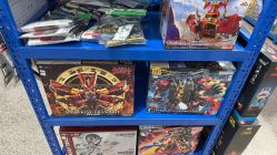 -逝水玩具折扣店