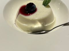 -MONICH牛排融合餐厅(和义大道购物中心店)