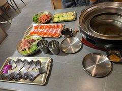 -围炉肉舍丹东海鲜烤肉·烤活鳗(步行街店)