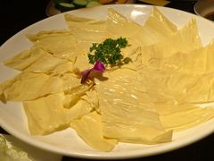 现做鲜油豆皮-山城鼎重庆老火锅(西安钟楼店)