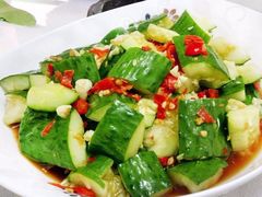 拍黄瓜-虹海圣肉饼店家常菜馆