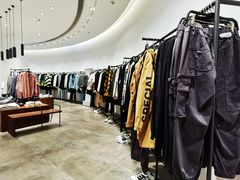 -URBAN REVIVO(上海中庚漫游城店)