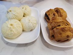 -李与白包子铺(桐梓林店)