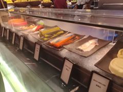 -广州万富希尔顿酒店·感趣自助餐厅·金秋蟹宴生蚝海鲜刺身
