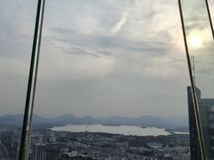 -Hi City·城市之巅