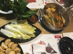 -左庭右院鲜牛肉火锅(金山万达店)