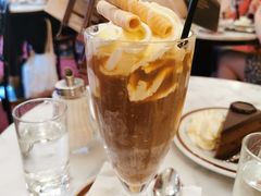 奶油冰咖啡-Cafe Sacher(WIEN)