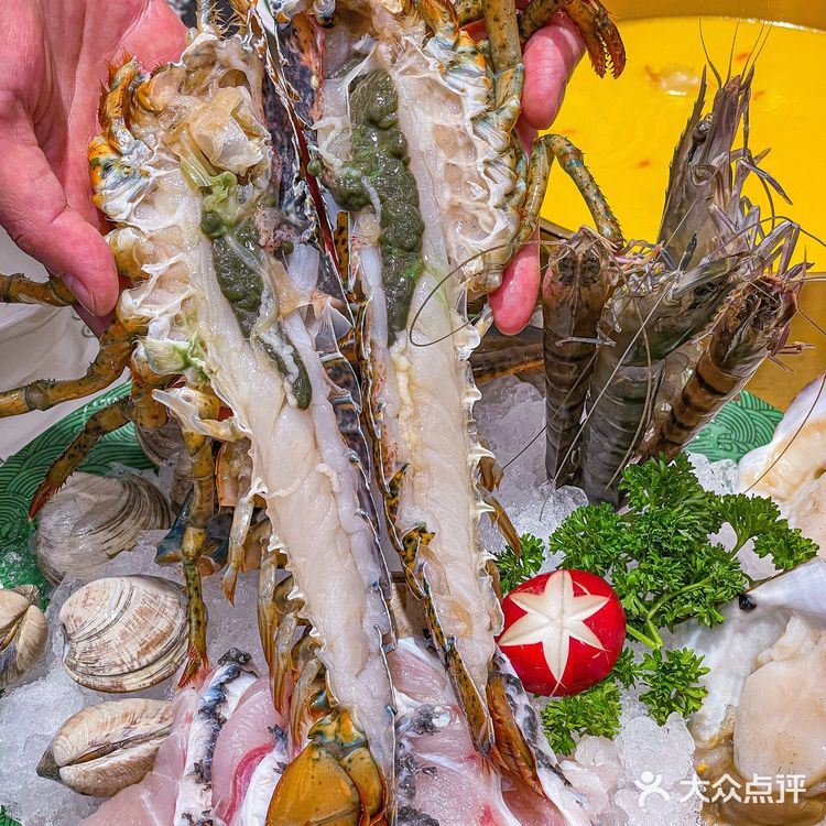 多谢澳门滴朋友半夜都要带我去吃的海鲜火锅🤣