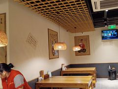 -先启半步颠小酒馆(周浦万达店)