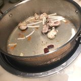 第一锅是甜汤，口味说实话吃不惯