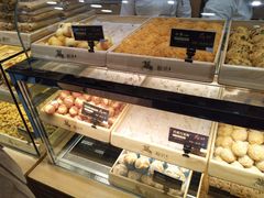 面包甜点陈列柜-酥侯糕点(广东路店)