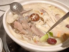 -三人行骨头王火锅(长寿店)