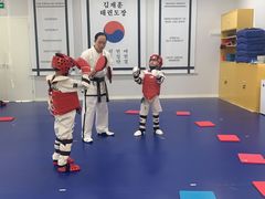 -金载勋跆拳道场(玲东花园店)