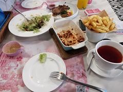 -樱花里音乐餐吧·牛扒椰子鸡(东圃店)
